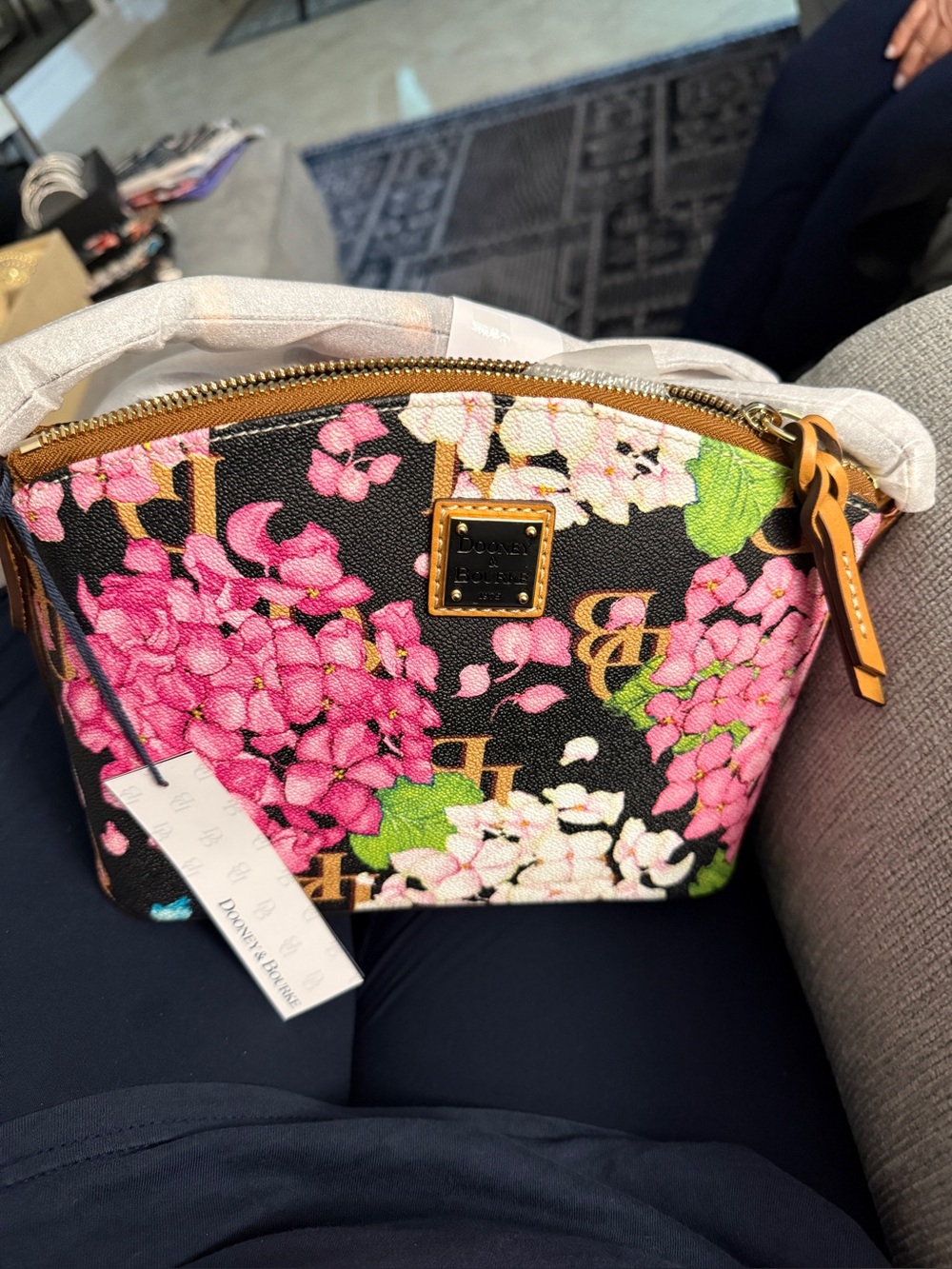 Dooney & Bourke floral saka nwt new authentic